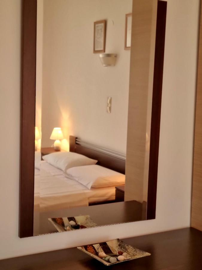 Zafeiris Apartments Livadia  Eksteriør bilde
