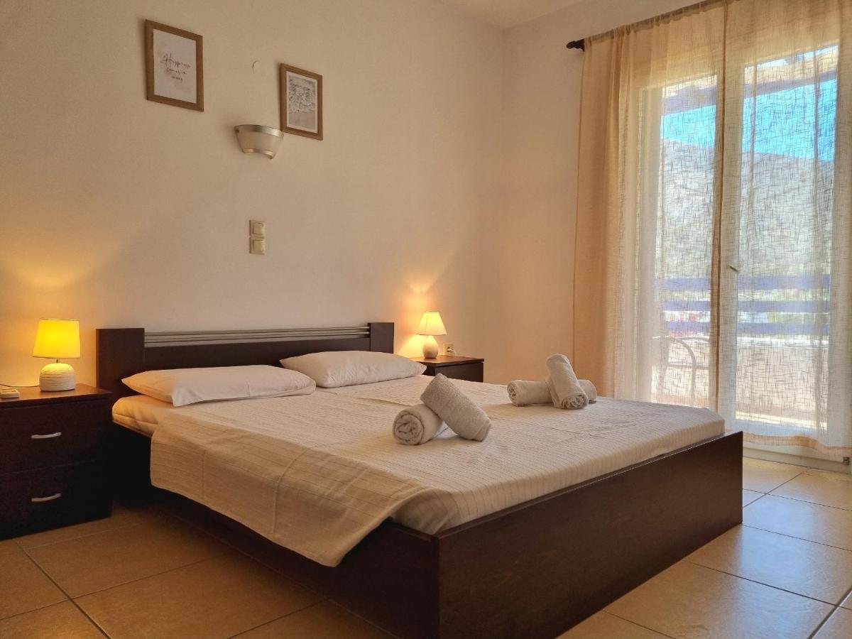 Zafeiris Apartments Livadia  Eksteriør bilde